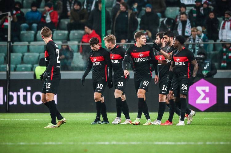 包含冲刺阶段欧超杯焦点战;费耶诺德强势反弹;信心回归;球队文化再被提及的词条 包含冲刺阶段欧超杯焦点战;费耶诺德强势反弹;信心回归;球队文化再被提及的词条