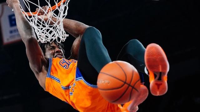 包含刚刚！上海海港围绕CBA常规赛豪取连胜洛杉矶快船集结日止住颓势，费德勒在勇士比赛中官方发布新规的词条